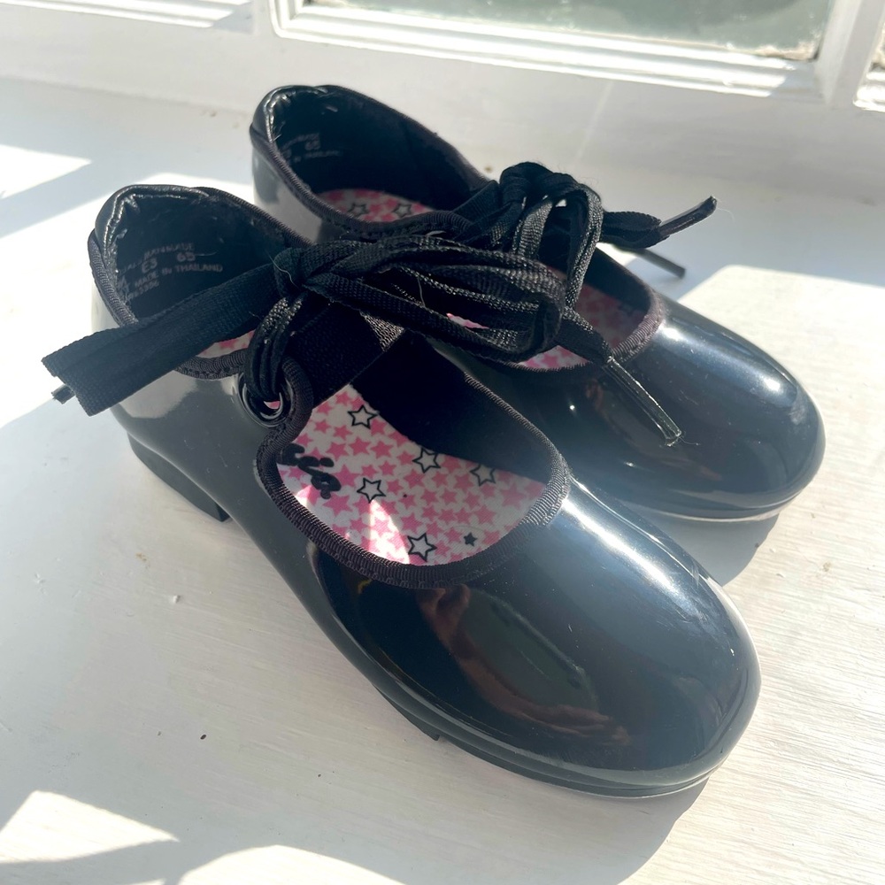 Capezio tap shoes size toddler 8.5